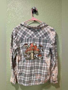 Women's Noble Outfitters Flannel with Mushroom Print L